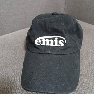 emis 검정 볼캡
