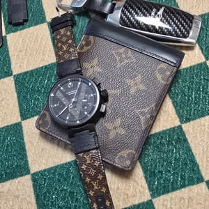 루이비통 땅부르 남성 46mm 블랙 PVD 크로노그래프
