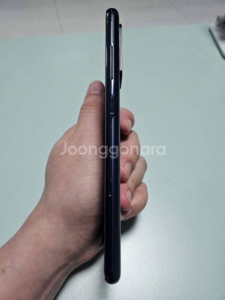 갤럭시 S20fe 네이비 상태 좋습니다.--3