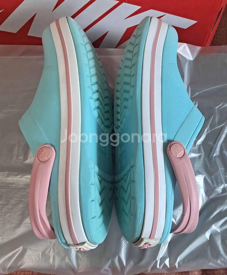 크록스c13 인데 실사이즈는180지비츠 포함--7