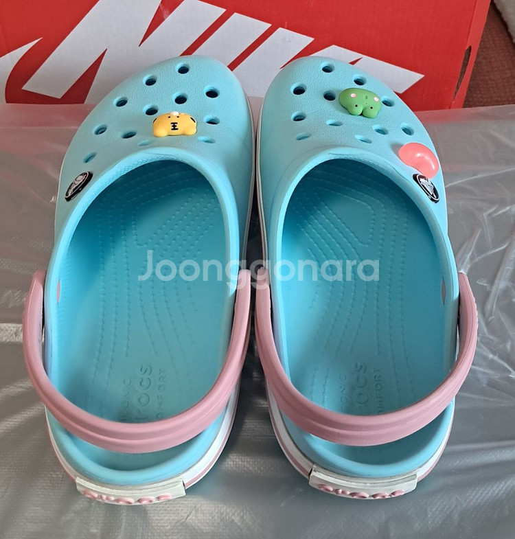 크록스c13 인데 실사이즈는180지비츠 포함--4