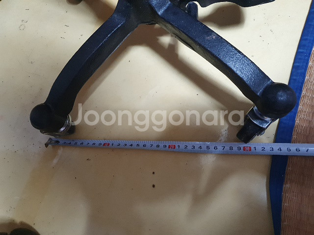 바퀴형 마네킹 철제다리부만 ( 몸통없음)--1