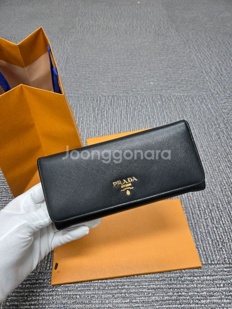 [정품]프라다 사피아노 장지갑--0