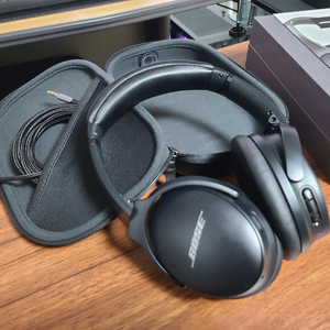 보스 BOSE QC45 헤드폰 판매합니다.
