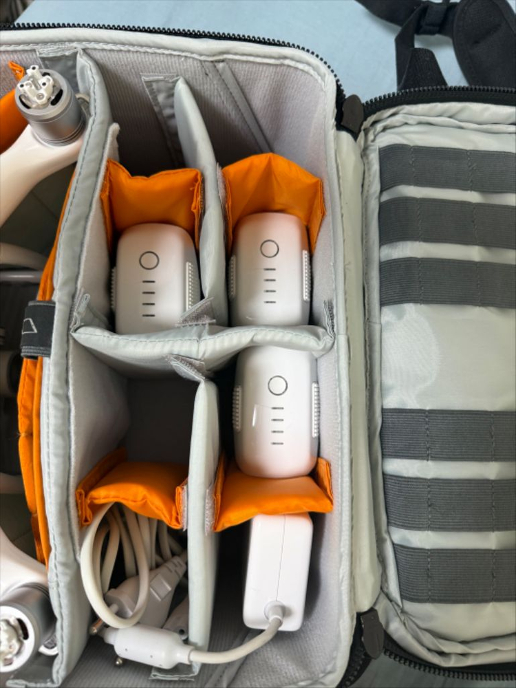 팬텀4 + 로우프로 드론 백팩 이미지