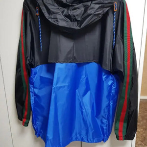 구찌바람막이 새거팝니다