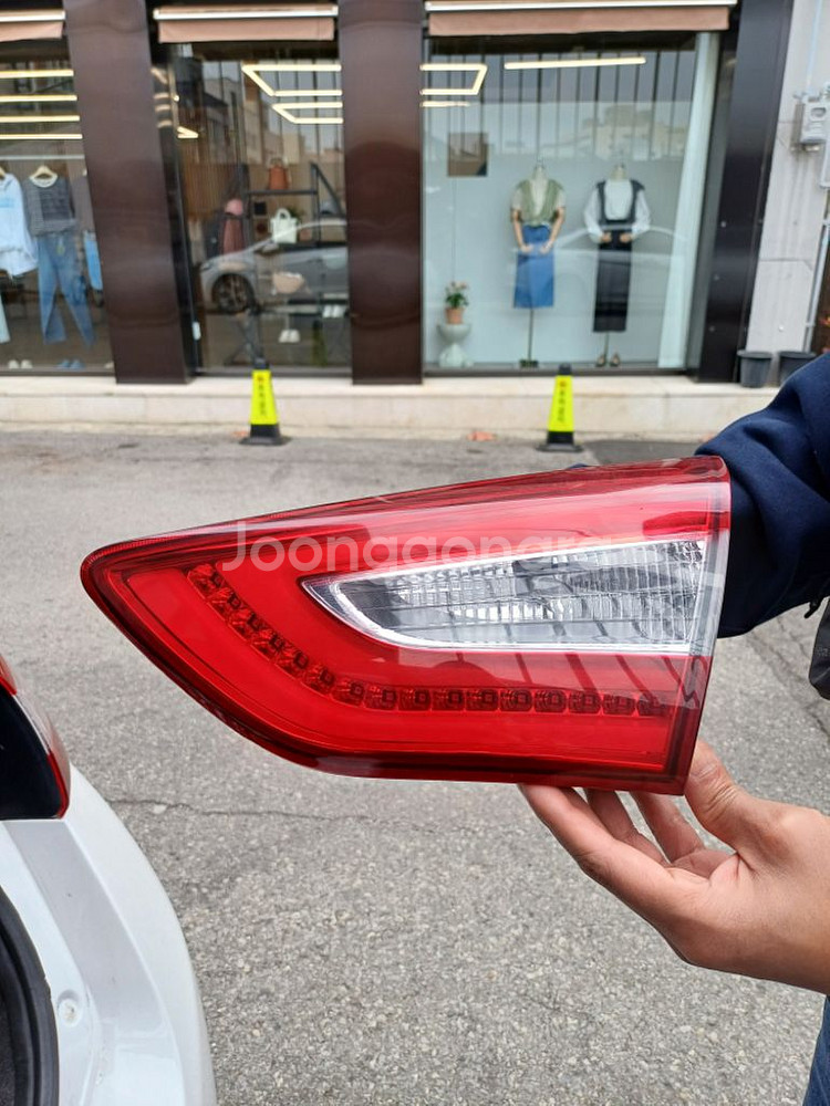 뉴i30 gd 트렁크led등 팝니다 개당4만입니다--2