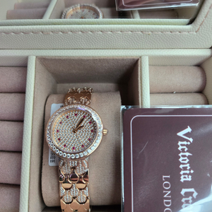 빅토리아 크라운 루비얼워치 새상품