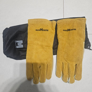 블랙몬스터 캠핑 장갑입니다