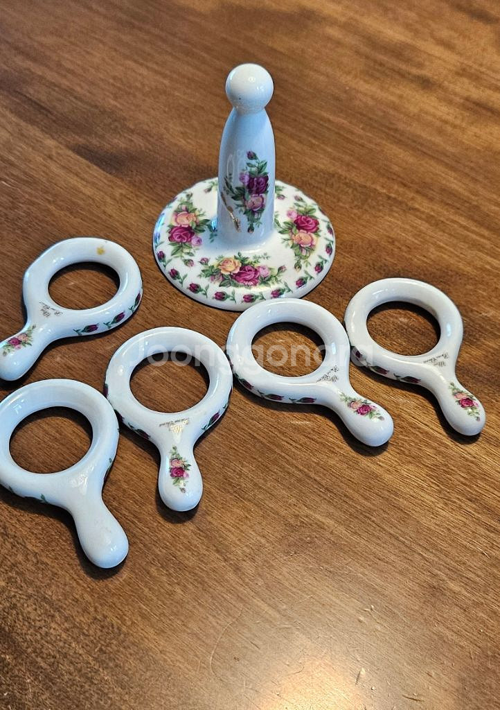 예쁜 수저 받침대(거의 새거)--0