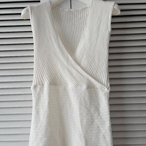 여름 민소매 깊은 v넥 니트블라우스(백아이보리)