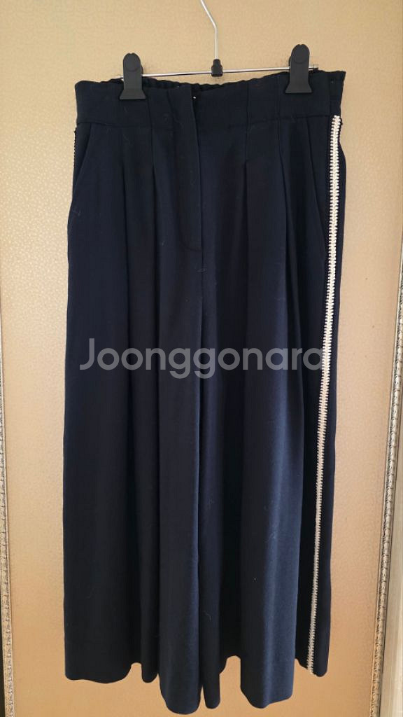 한섬 오즈세컨 8부 바지--0