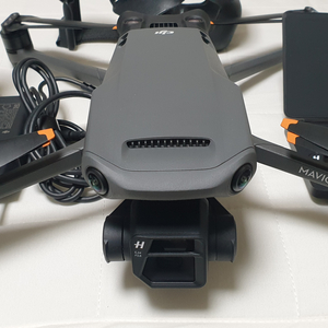 DJI 매빅3 플라이모어콤보 입니다.