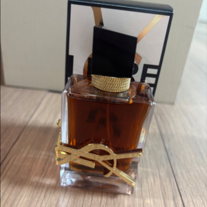 입생로랑 리브르 르 퍼퓸 30ml 새제품