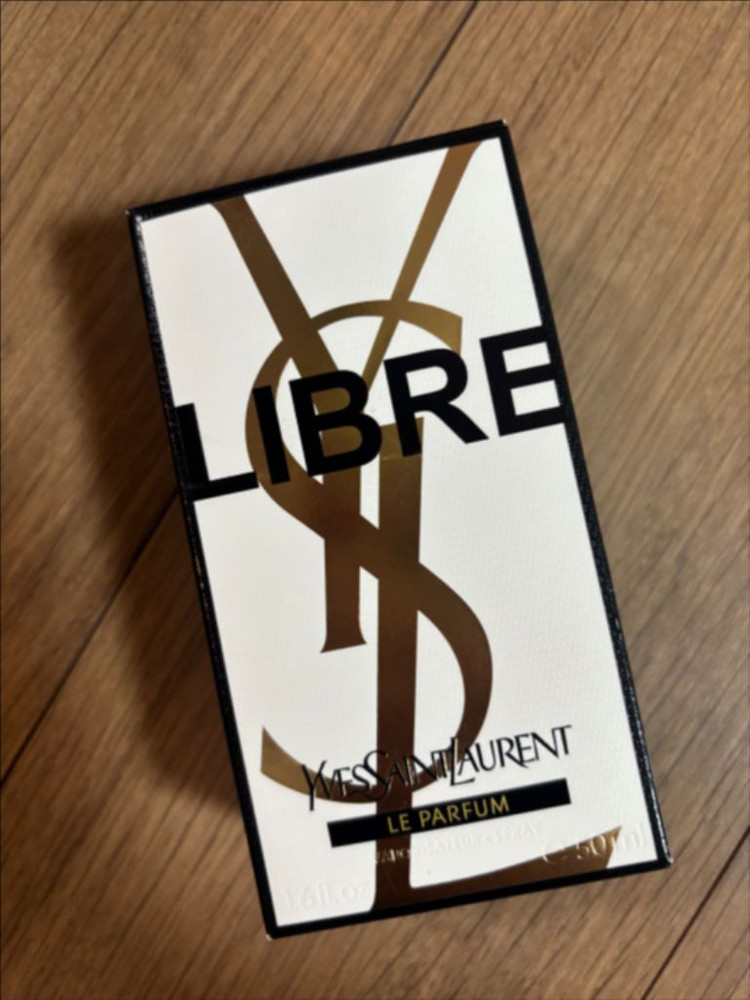 입생로랑 리브르 르 퍼퓸 30ml 새제품--1