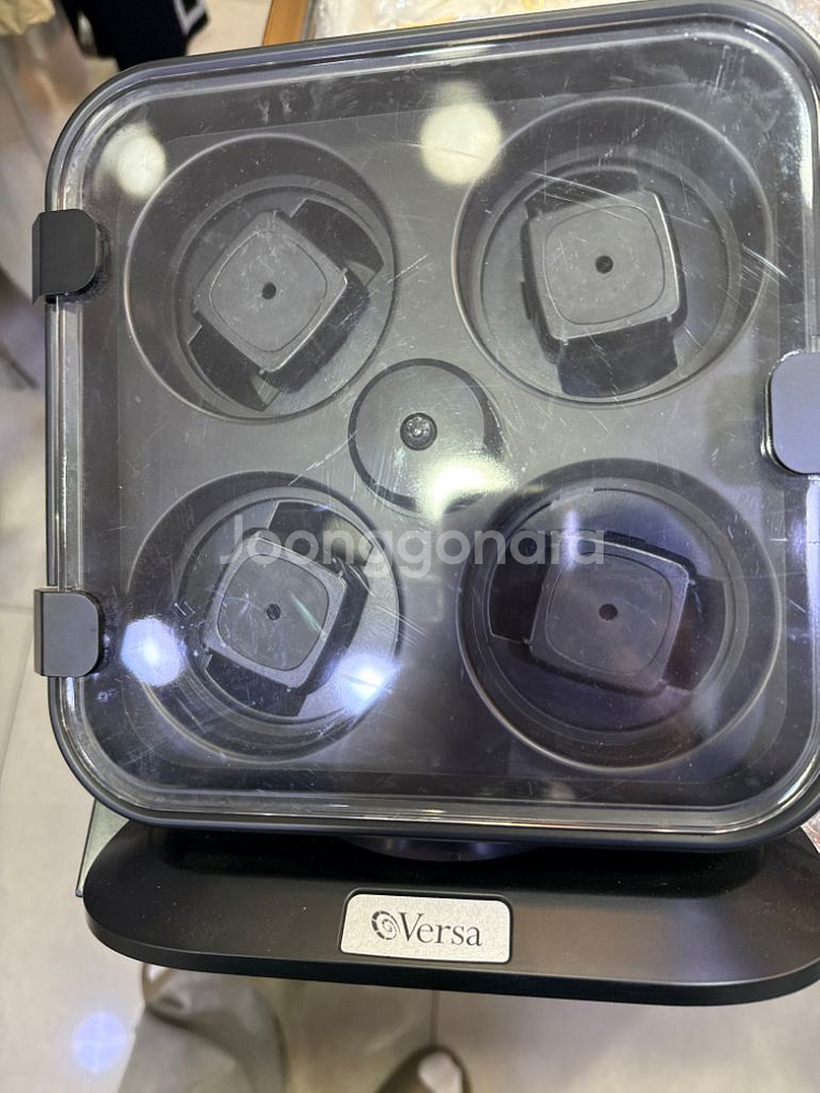 Versa 4구 시계 와인더 팝니다--0