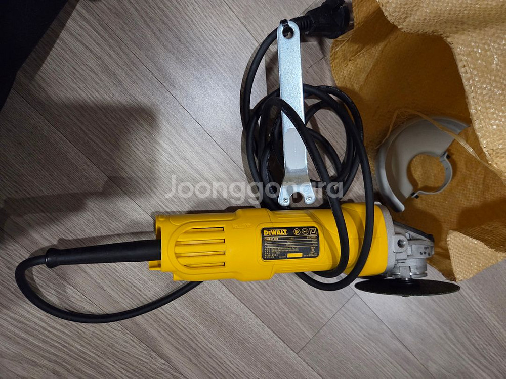 디월트 유선 4인치 그라인더 Dwe8100t--1