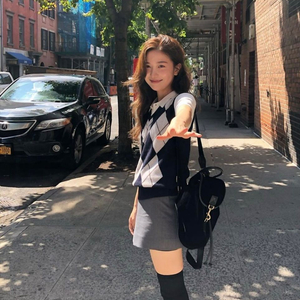 더바넷 리틀 블랙 벨벳 백팩 트위드 체인 참 키링 가방