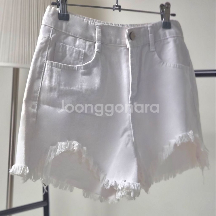 [화이트 컷오프 데님 반바지] 택달린 새제품~ m사이즈--0