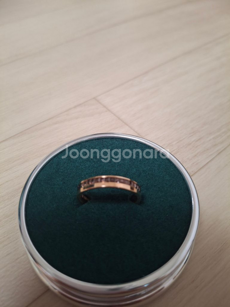 부쉐론 콰트로 웨딩반지 새상품 팝니다.--7