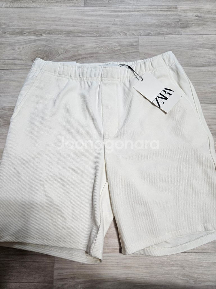 자라 아이보리 반바지 M 새상품--0