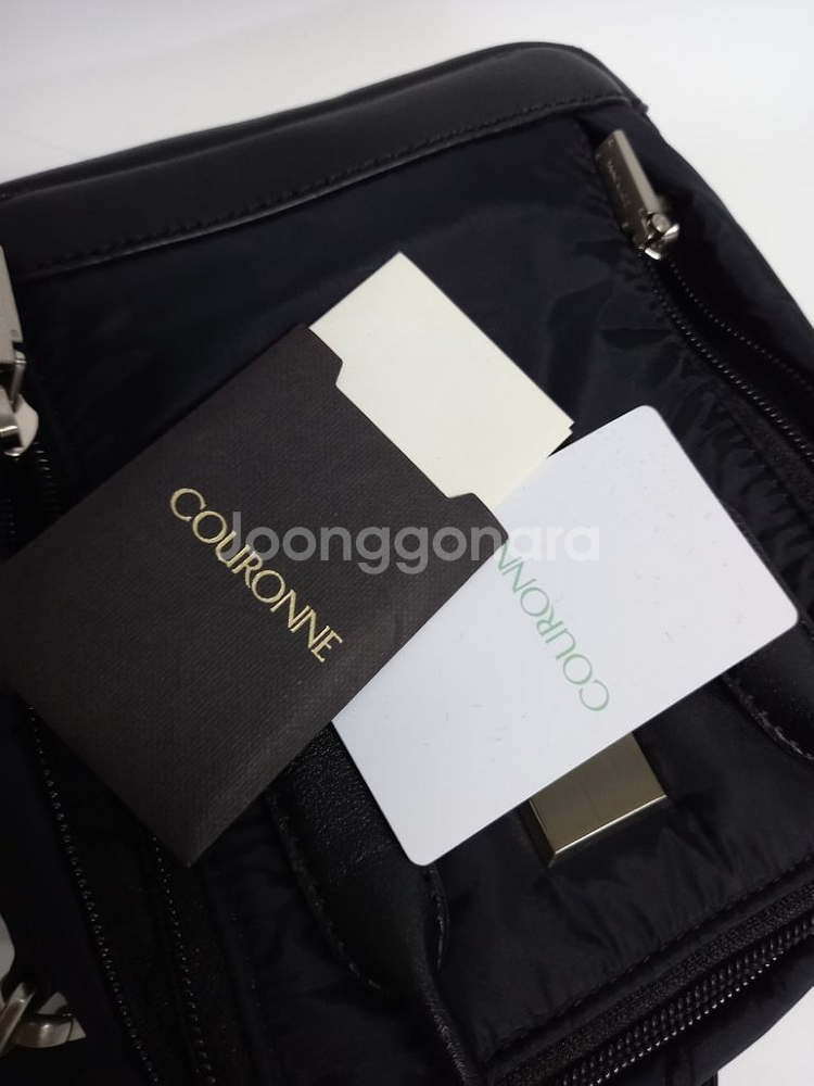 쿠론 패딩 볼륨 미니 크로스바디백--7