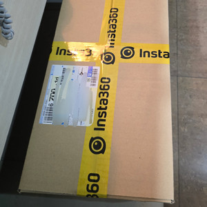 인스타360 x4 카메라 팔아요