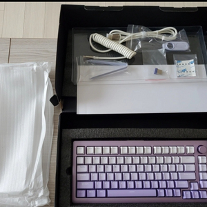 몬스긱 M1W RGB 키보드 새제품