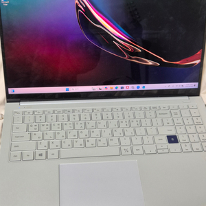 삼성노트북 이온 15인치 램16g, 256g+1TB
