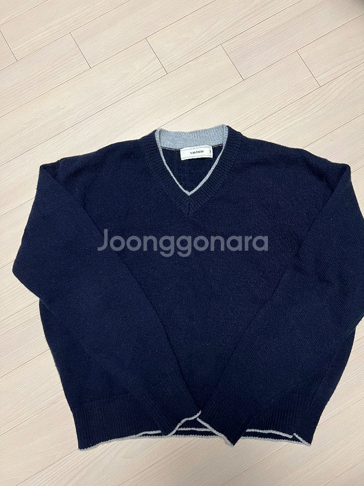 웨이비니스 브이넥 니트 2사이느--0