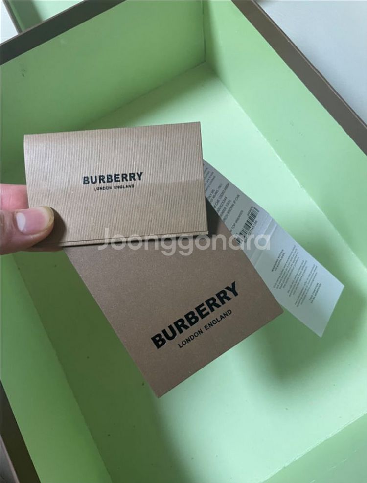 버버리 스니커즈--2