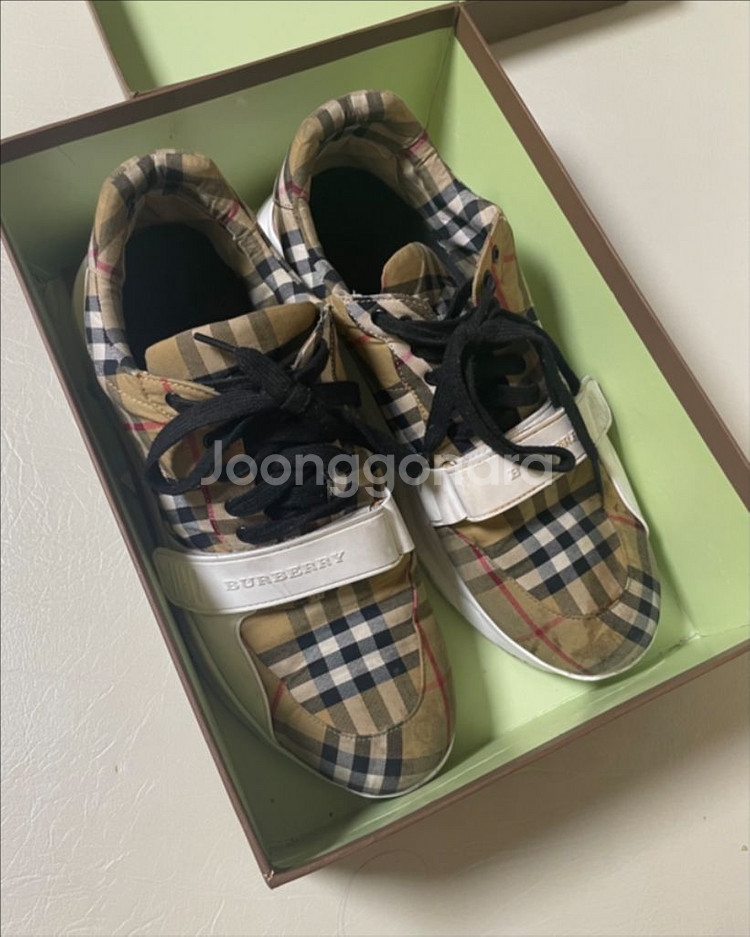 버버리 스니커즈--1