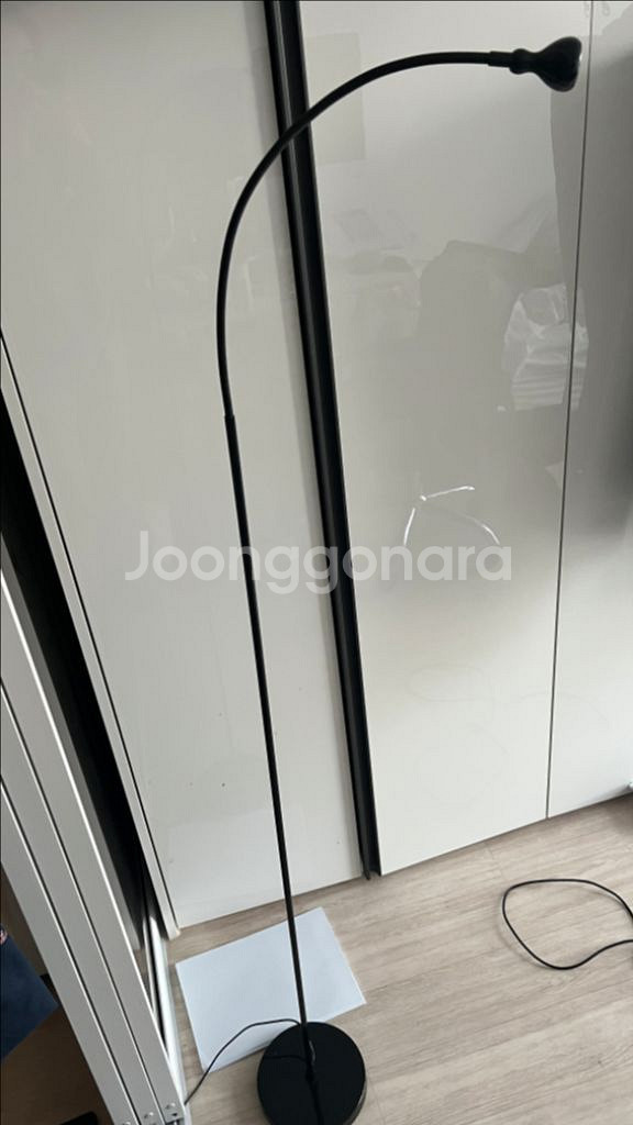 검정색 가늘고 예쁜 이케아 조명 플로어 스탠드 가볍고--0