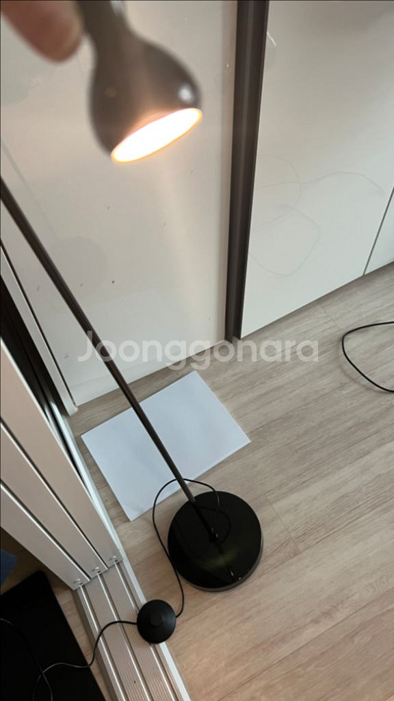 검정색 가늘고 예쁜 이케아 조명 플로어 스탠드 가볍고--1