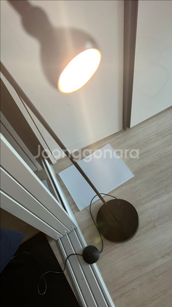 검정색 가늘고 예쁜 이케아 조명 플로어 스탠드 가볍고--3