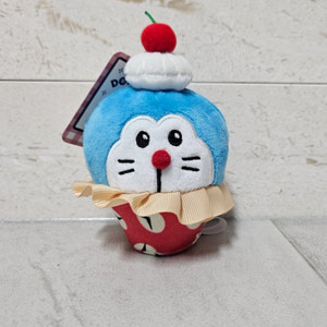 도라에몽 인형 키링 8cm 컵케이크 정품(새상품)(