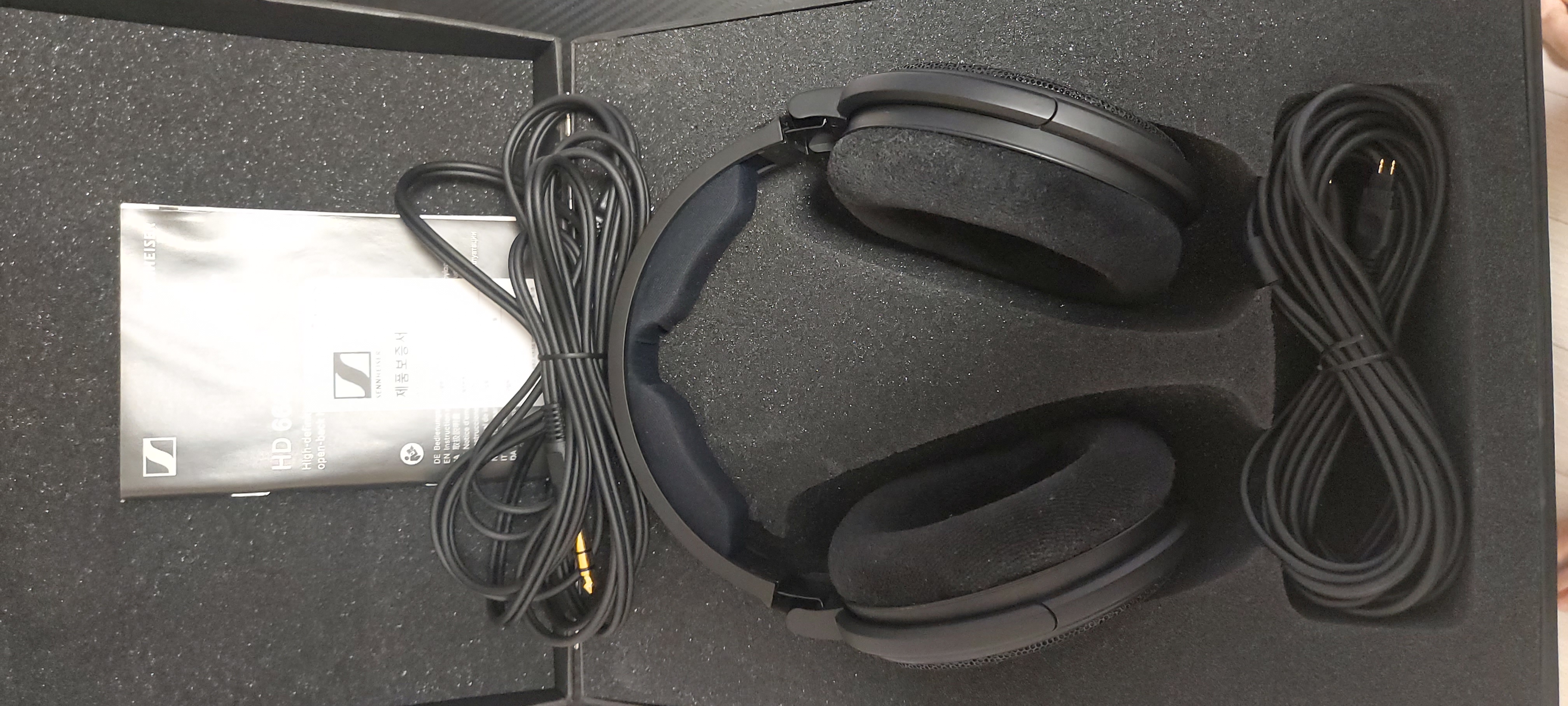 젠하이저 hd660s 헤드폰 팝니다.