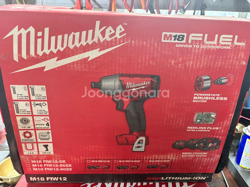 밀워키 M18 FUEL 충전 임팩 렌치 새상품팝니다--0