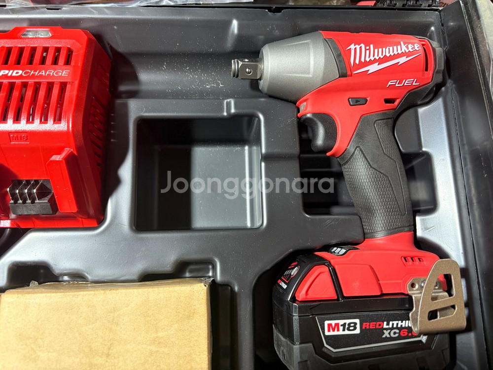밀워키 M18 FUEL 충전 임팩 렌치 새상품팝니다--1