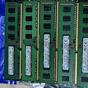 DDR3 4G 4개DDR3 8G 1개