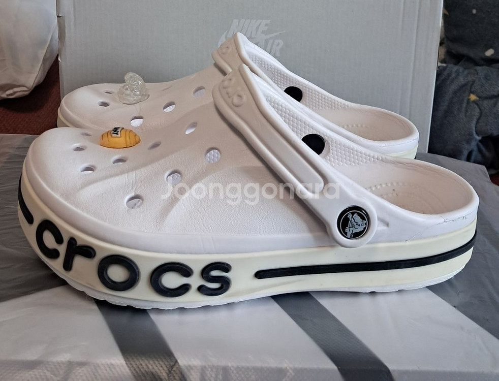 크록스정품 235 지비츠포함 m5w7--3