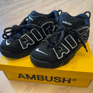 나이키 앰부쉬 업템포 AIR MORE UPTEMPO