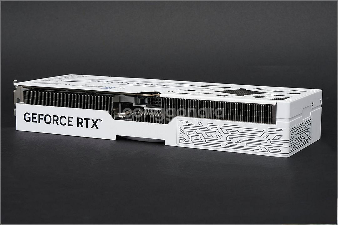 GALAX RTX 5080 화이트 단순개봉(ROPS확인--4