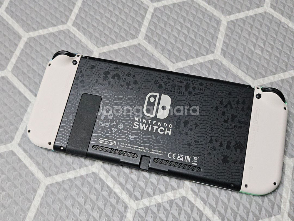 닌텐도 스위치 동물의 숲 에디션 256GB--3
