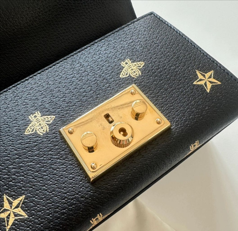 (정품) GUCCI구찌꿀벌프린팅패드락체인숄더백판매해요 이미지