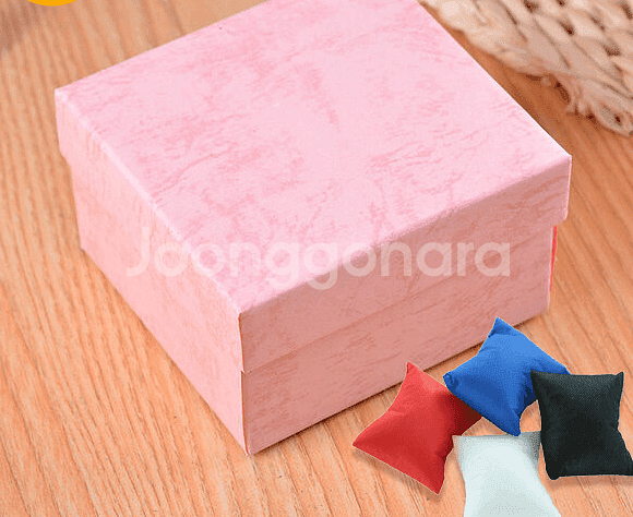 새 핑크색 선물 포장 상자 소품 + 쿠션 시계 귀걸이--0
