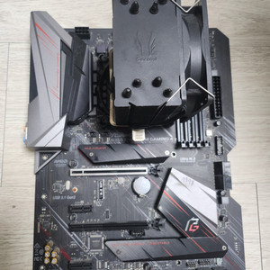 i5 9600k,에즈락b365 펜텀게이밍4 팝니다.