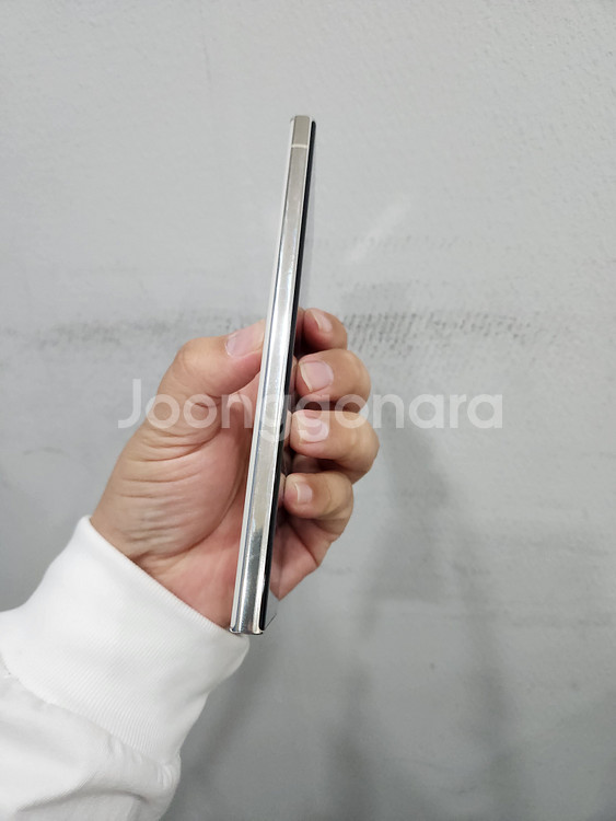 갤럭시 S23울트라 화이트 256기가 SS급 팔아요~--1