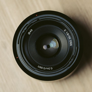 SONY 알파 E 35mm F1.8 OSS 팝니다