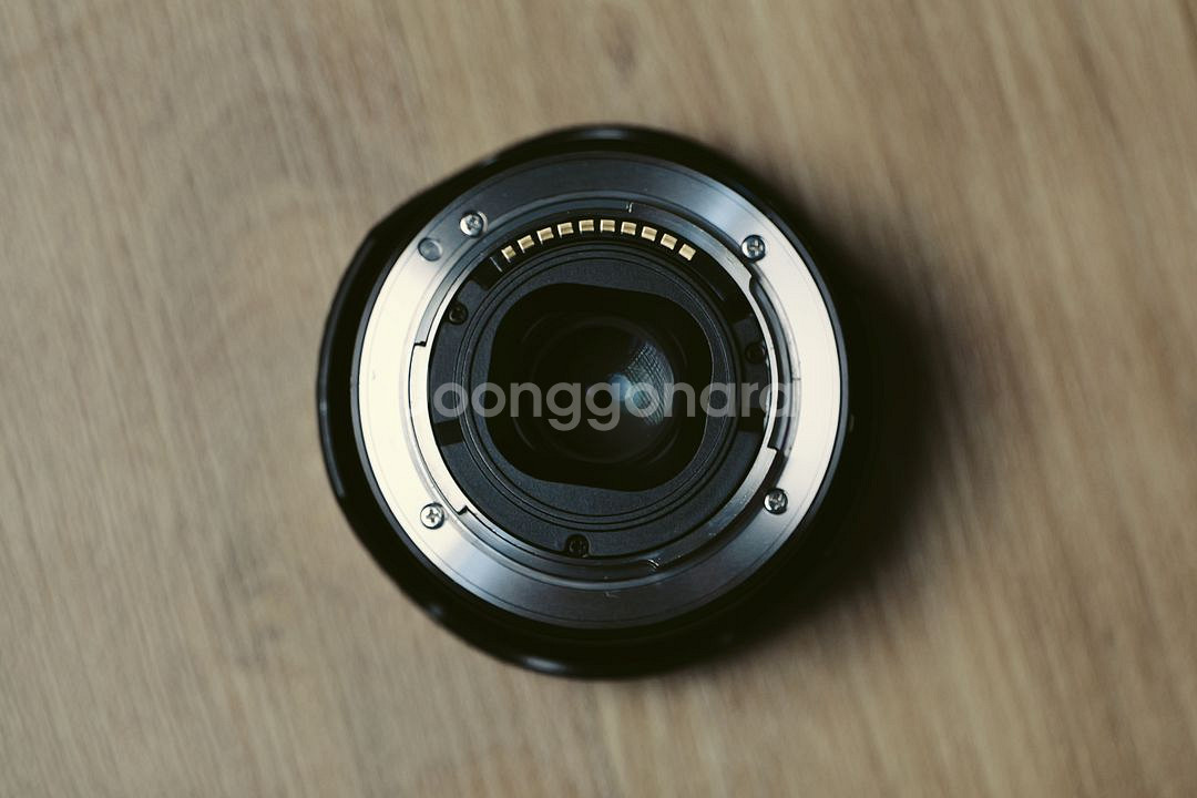 SONY 알파 E 35mm F1.8 OSS 팝니다--1